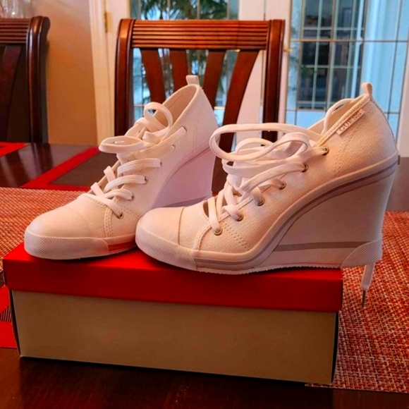 Retro Style Women's Sporty Wedges - Picture 1 of 1